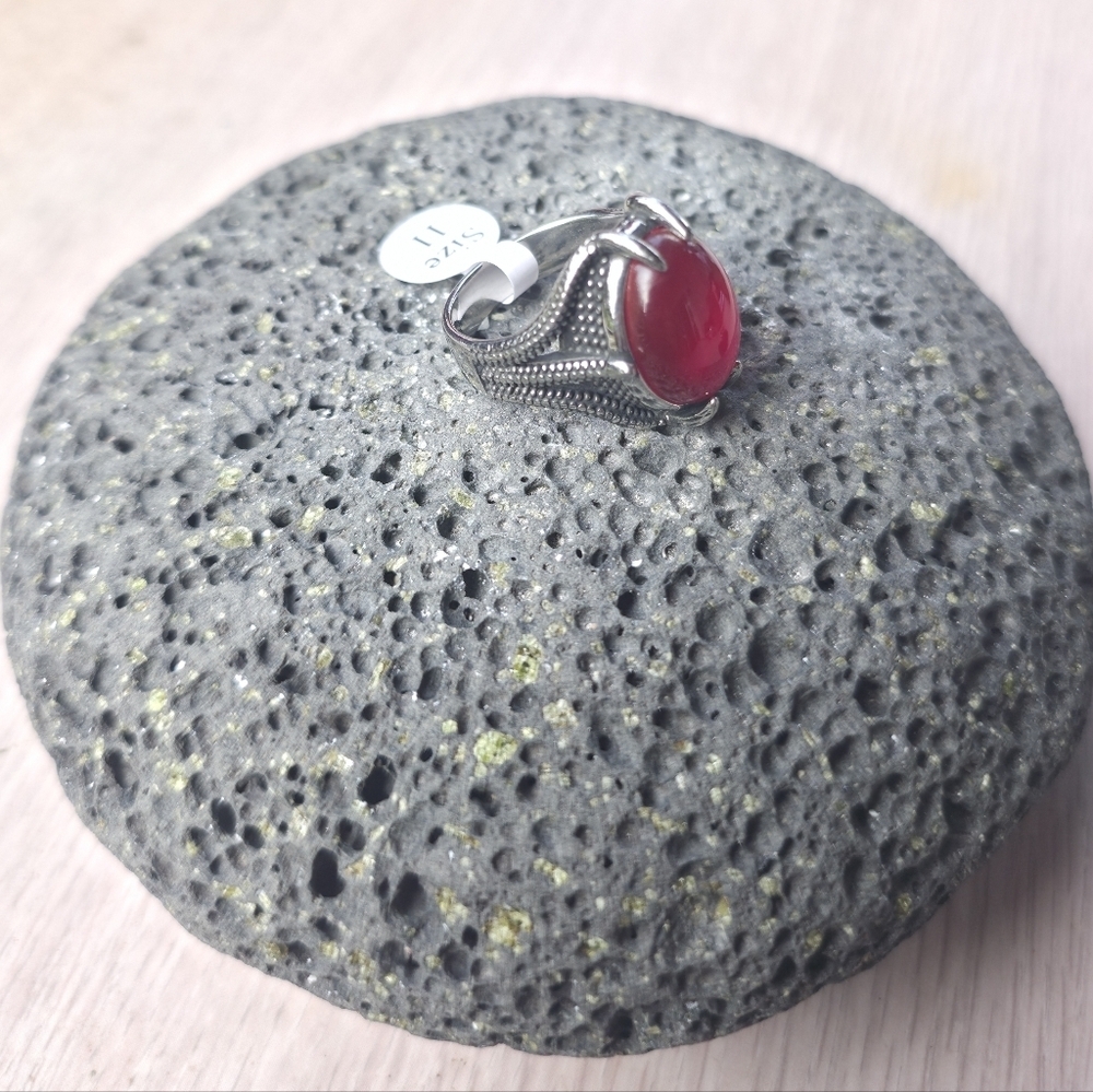 New Stainless Steel Men's Ring With Red Stone Size 11 - Picture 4 of 8